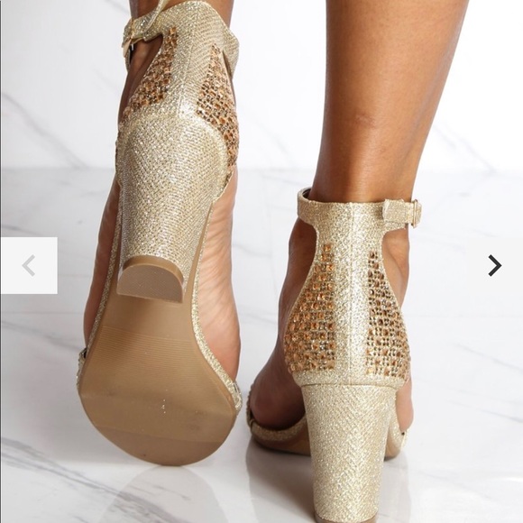 Women Shoes - Picture 4 of 5